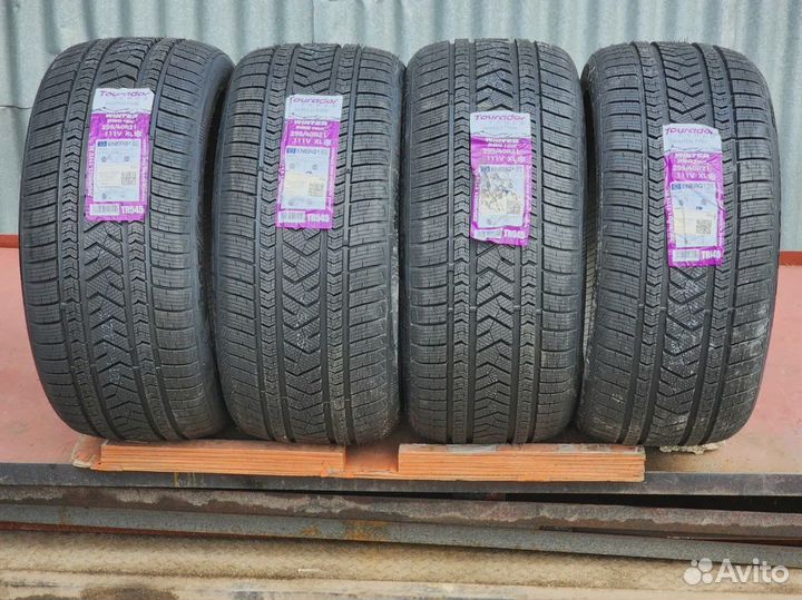 Tourador Winter Pro TSU1 295/40 R21 111V