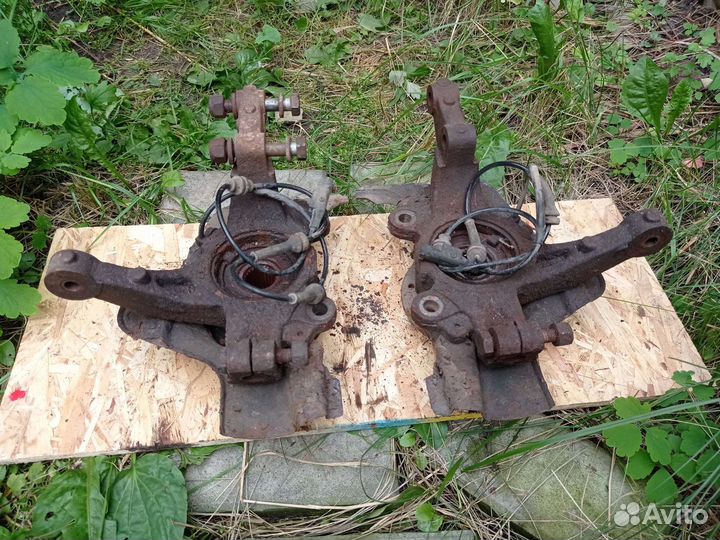 Кулак поворотный Fiat Linea 1.4 120hp