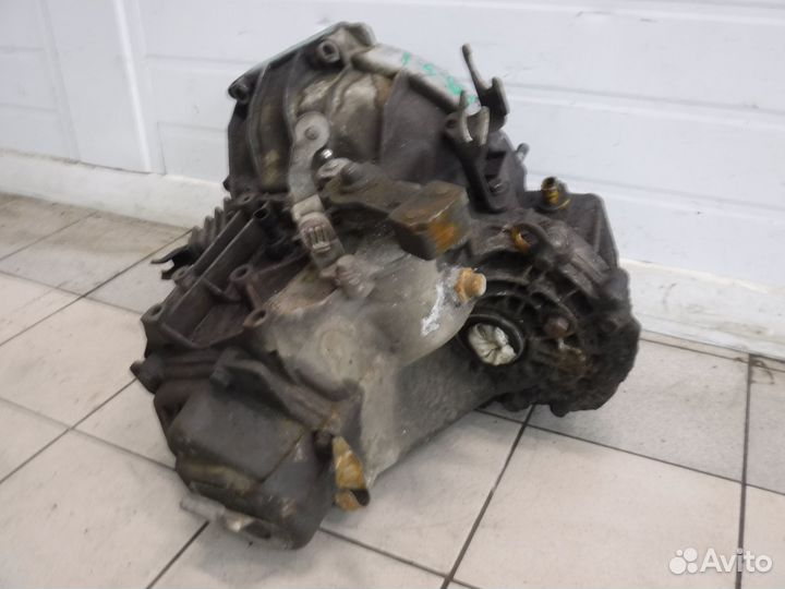 МКПП (механическая коробка переключения передач) D