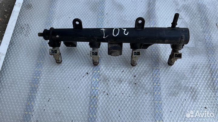 Peugeot 307 206 1.4 kfw топливная рампа форсунки