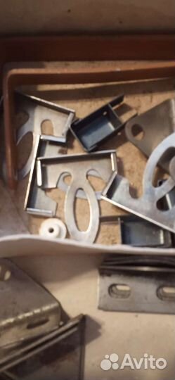 Уголки для старых карнизов