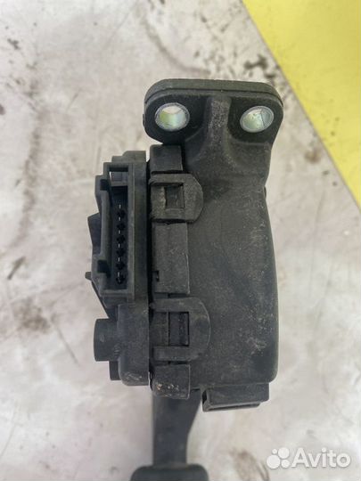 Педаль газа Renault Sandero 2