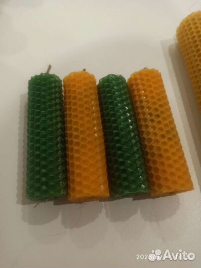 Свечи ручной работы из воска, вощины