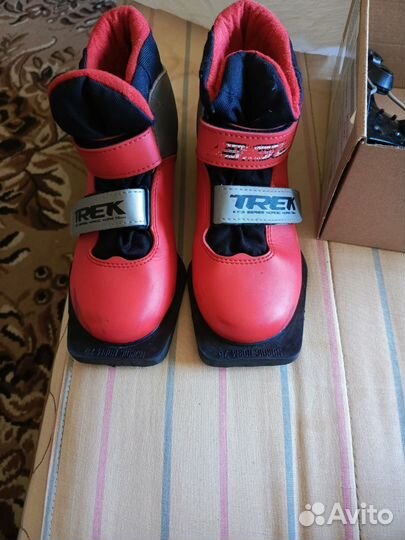 Лыжные ботинки с креплением