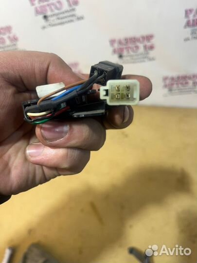 Блок управления подогревом руля Kia Rio 3