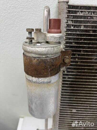 Радиатор кондиционера передний Mitsubishi L200