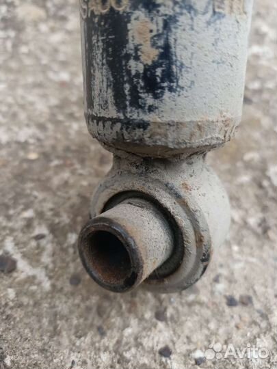 Стойка амортизатора задняя Opel Corsa D