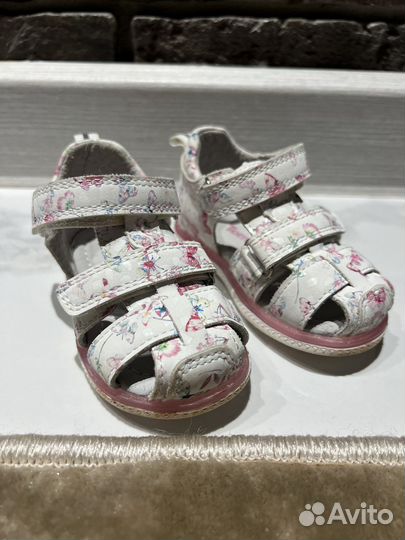 Детская обувь на девочку