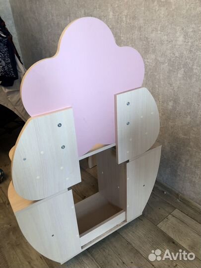 Косметический столик с зеркалом детский