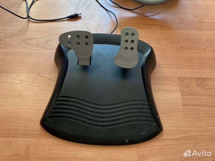 Игровой руль genius