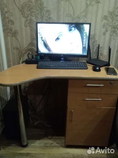 Письменный стол