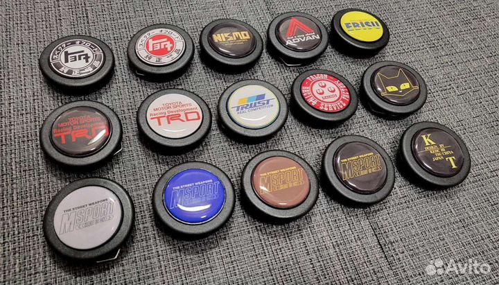 Кнопки сигнала для спортивных и деревянных рулей