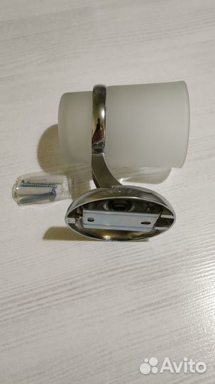Стакан с металлическим креплением