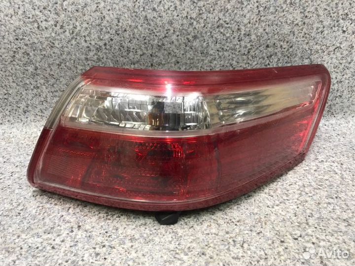 Фонарь правый Toyota Camry 40 2007