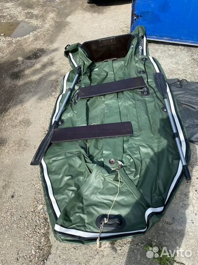 Продам лодку aqua 3200