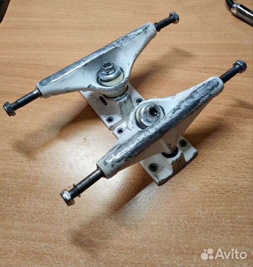 Подвески для скейтборда Venture