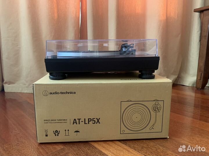 Виниловый проигрыватель Audio-technica AT-LP5X