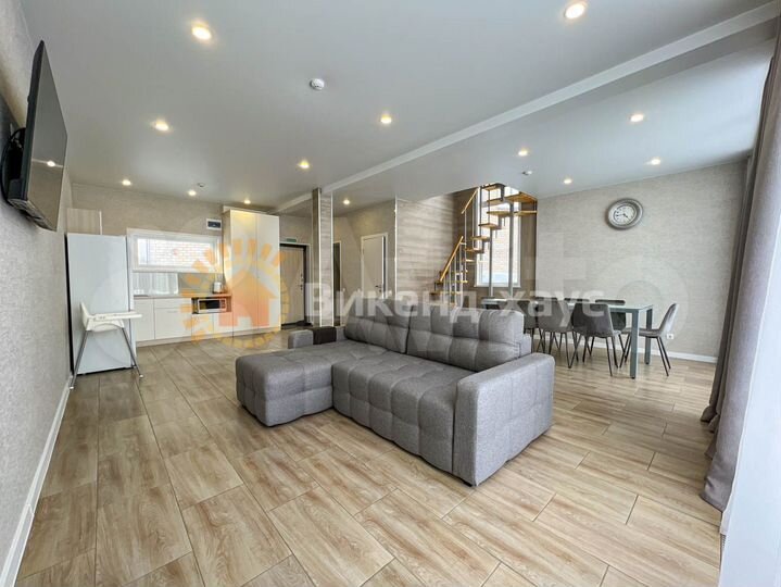 Коттедж 180 м² на участке 15 сот.