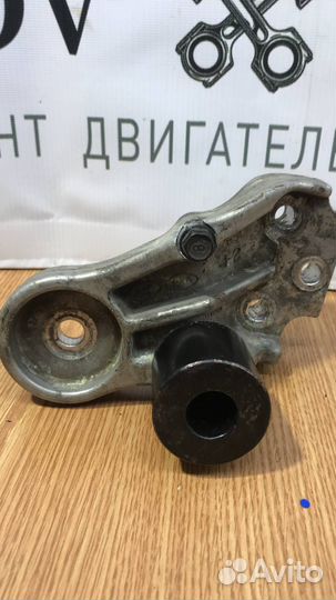 Кронштейн двигателя Kia Stonic 2020 218211G000