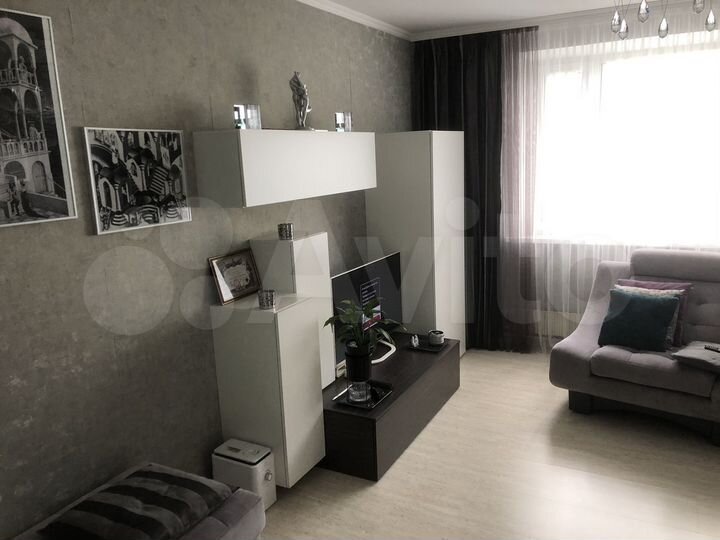 2-к. квартира, 52 м², 1/12 эт.