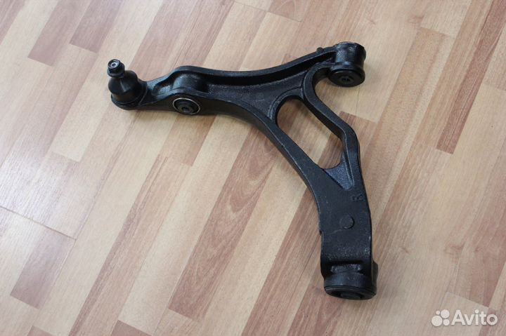 Рычаг передний нижний Touareg Q7 Cayenne