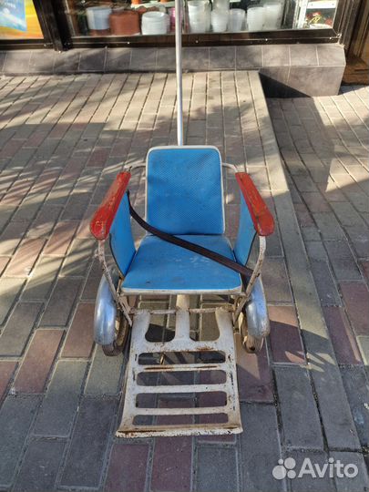 Старинная детская коляска етикетка