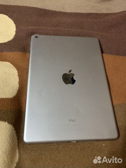 iPad 5 2017. Space gray 32gb wifi