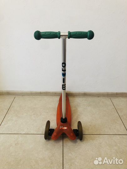 Самокат трехколесный Mini Micro