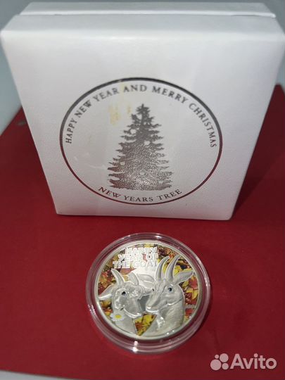 Серебрянная монета 1 доллар