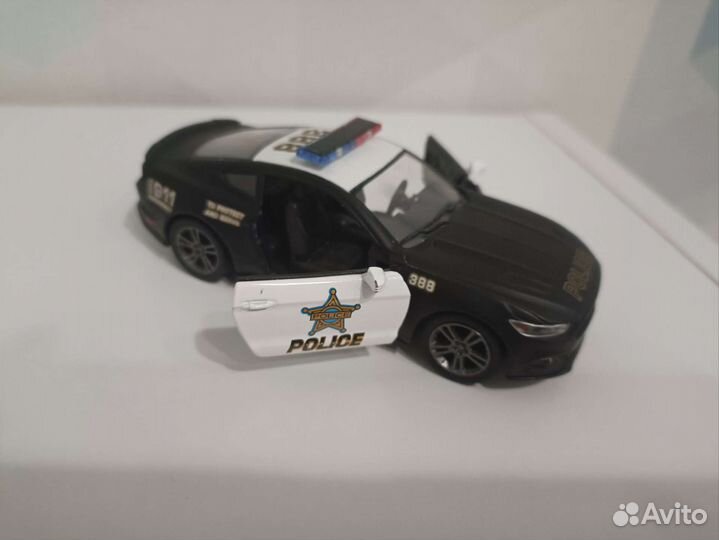 Полицейская машинка