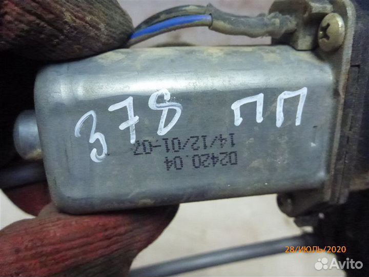 Стеклоподъемник передний правый Газ 3110 седан