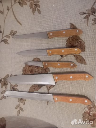 Набор кухонных ножей с подставкой