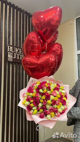 101 роза Кения 40см в подарок 5 фольгированных сер