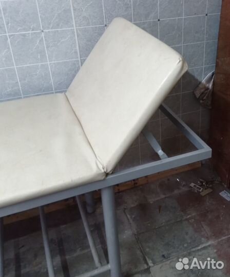 Массажная кушетка