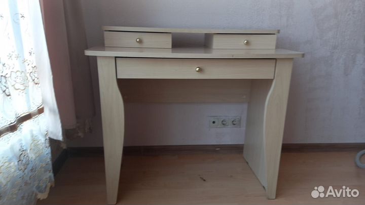 Туалетный столик с зеркалом бу