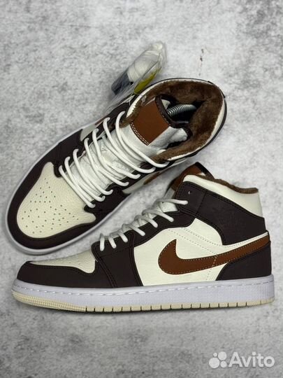 Nike Air Jordan 1 Mid SE Cream Dark Chocolate