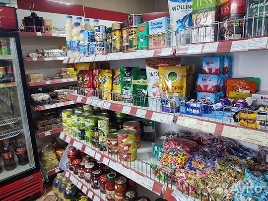 Продавец в продуктовый магазин прилавочного типа