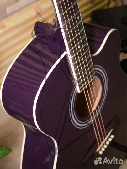 Акустическая гитара