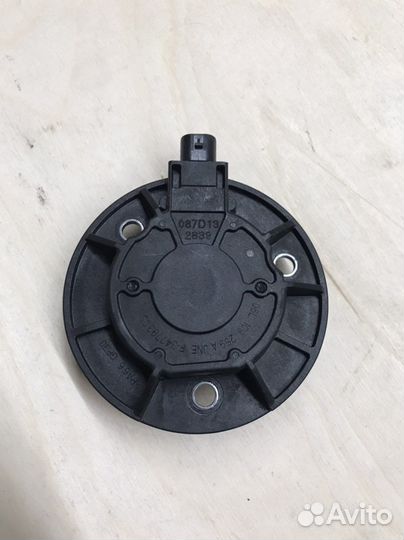 Электромнитный клапан фаз 06L109259A Passat B7