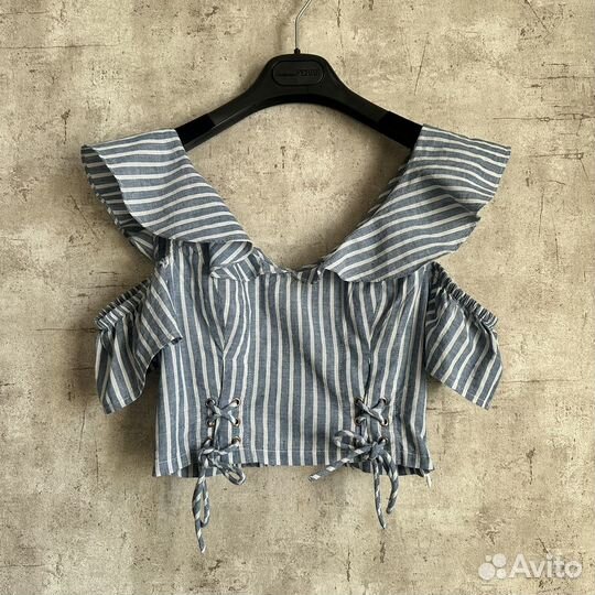 Кроп топ Guess на XS-S-M