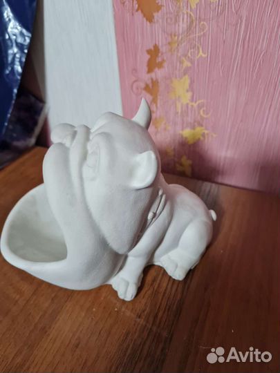 Кашпо бульдог