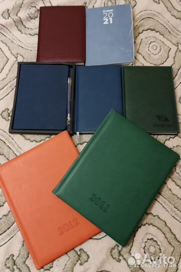 Ежедневники новые за прошлые года пакетом