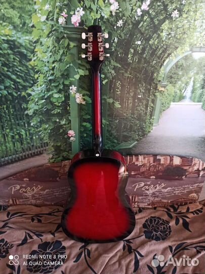 Акустическая гитара