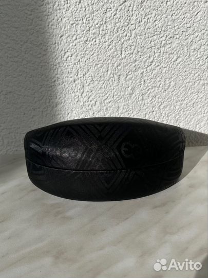 Солнцезащитные очки escada