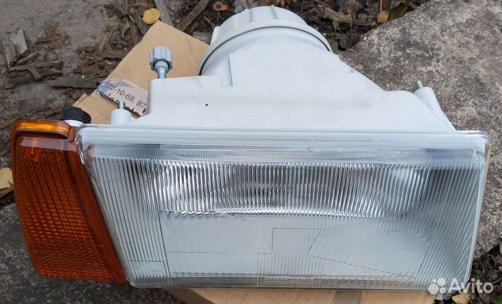 Новая фара ваз 2108/09/99. Правая с поворотником