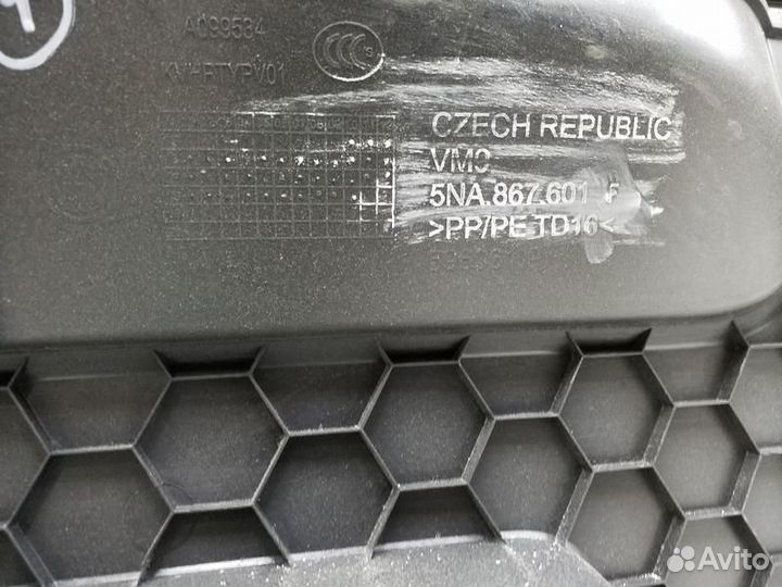 Обшивка крышки багажника Volkswagen Tiguan 2