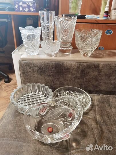 Хрустальные вазы и салатницы