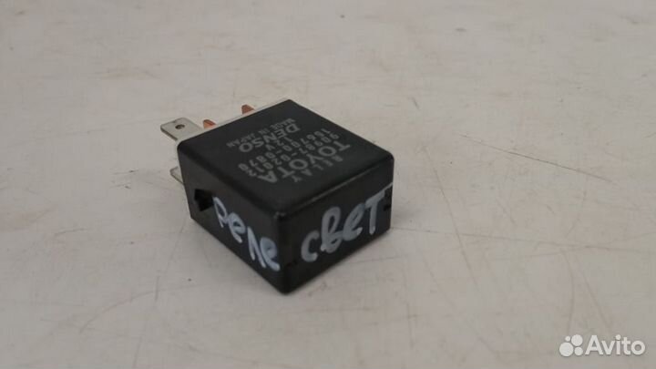 Реле включения света Toyota Harrier