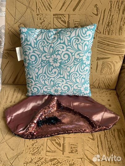 Декоративная наволочка с паетками и подушка