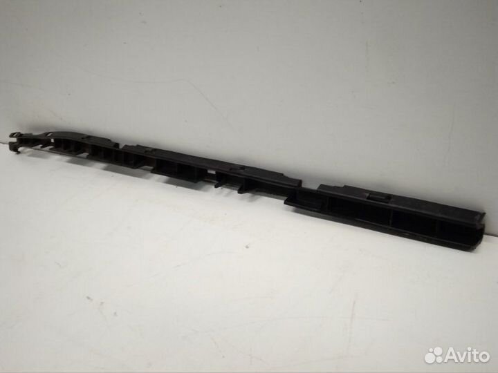 Кронштейн порога правый Mercedes-Benz Gla X156